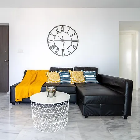 Apartament Oyster 1-br In Larnaca