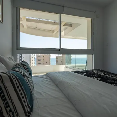 Oyster 1-br In شقة لارنكا