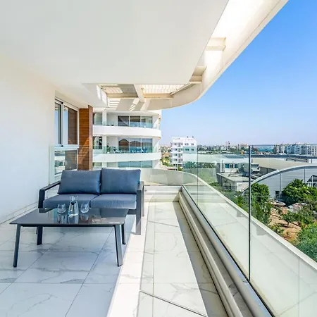 Oyster 1-br In لارنكا